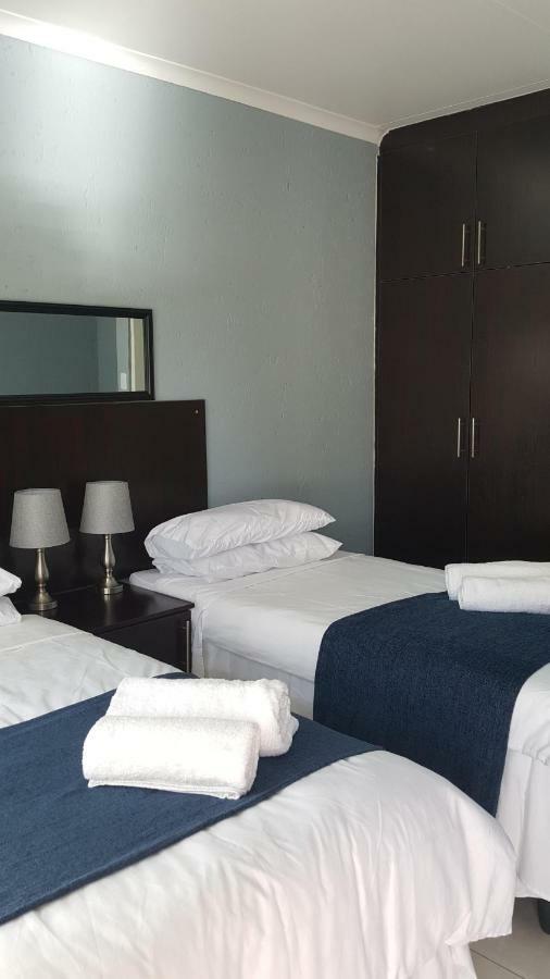 Silver Rest Guesthouse Mafikeng Eksteriør billede