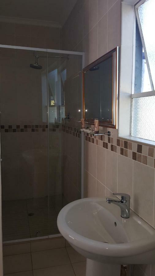 Silver Rest Guesthouse Mafikeng Eksteriør billede
